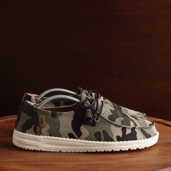 Hey Dude Loafers Womens SZ 8 Green Wendy Camoflage Slip On Lightweight Flat Shoe - Picture 1 of 13